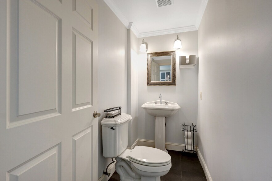 More Photos Of 10474 Armstrong St, Fairfax Medical For Sale