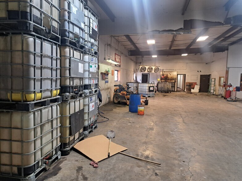 More Photos Of 4602 N US Highway 63, West Plains Flex For Sale