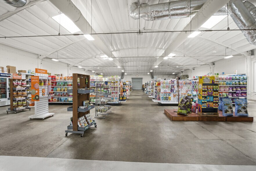 More Photos Of 218 W Commonwealth Ave, Fullerton Storefront For Sale