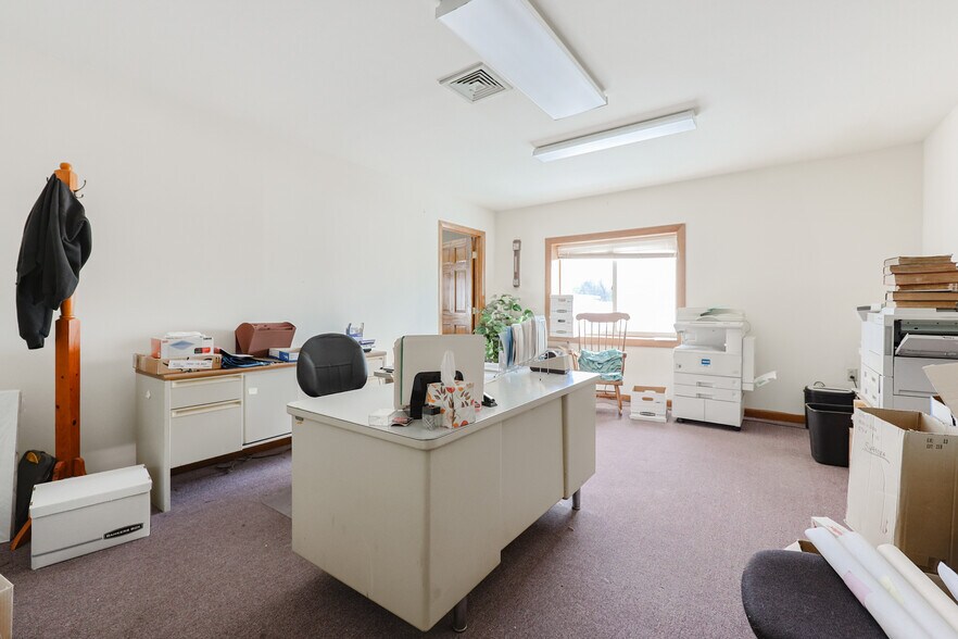 More Photos Of 310-312 Wilbur Ave, Swansea Office For Sale