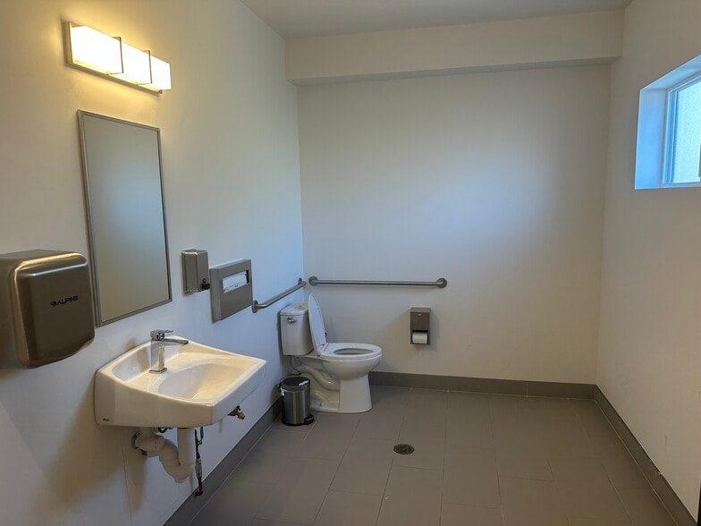 More Photos Of 516 Ave Alhambra, El Granada Office Residential For Lease