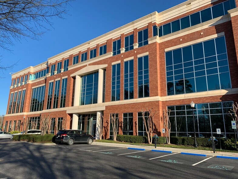 More Photos Of 11020 David Taylor Dr, Charlotte Office For Lease