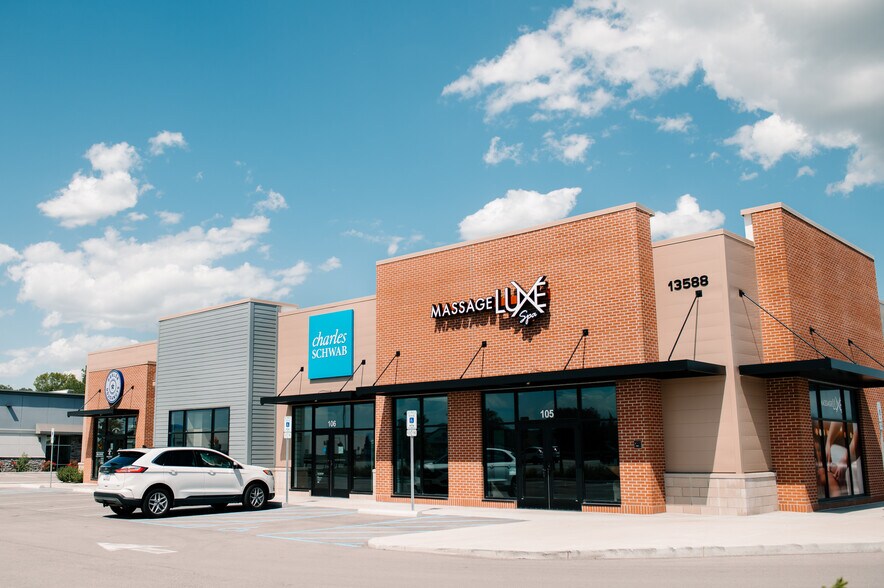 More Photos Of 13588 Bent Grass Ln, Fishers Storefront For Sale
