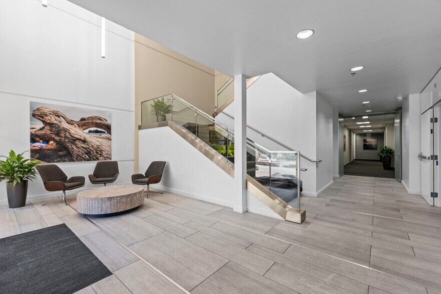 More Photos Of 26635-26637 W Agoura Rd, Calabasas Office For Lease