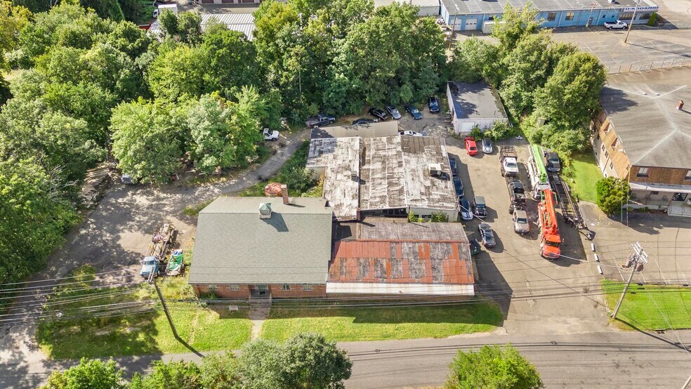 More Photos Of 435 Bridgeport Ave, Shelton Warehouse For Sale