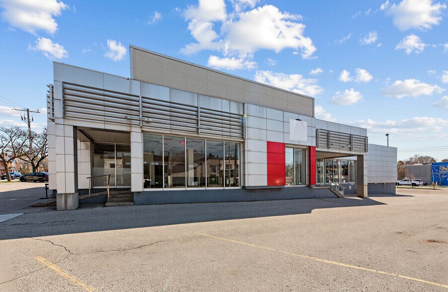 Primary Photo Of 1661 Avenue Rd, Toronto Auto Dealership For Lease