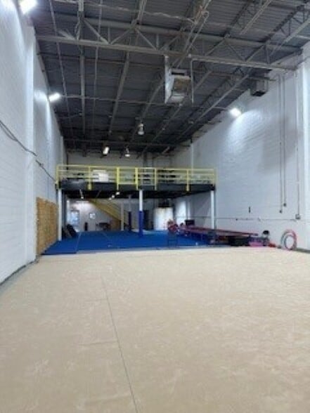 More Photos Of 3852 Dulles South Ct, Chantilly Industrial For Lease