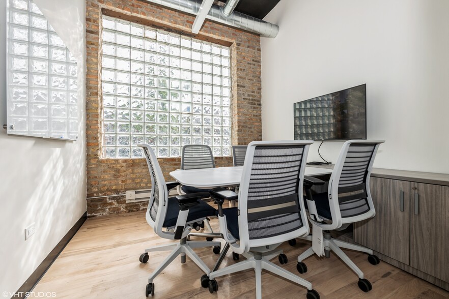 More Photos Of 1732-1734 W Hubbard St, Chicago Loft Creative Space For Lease