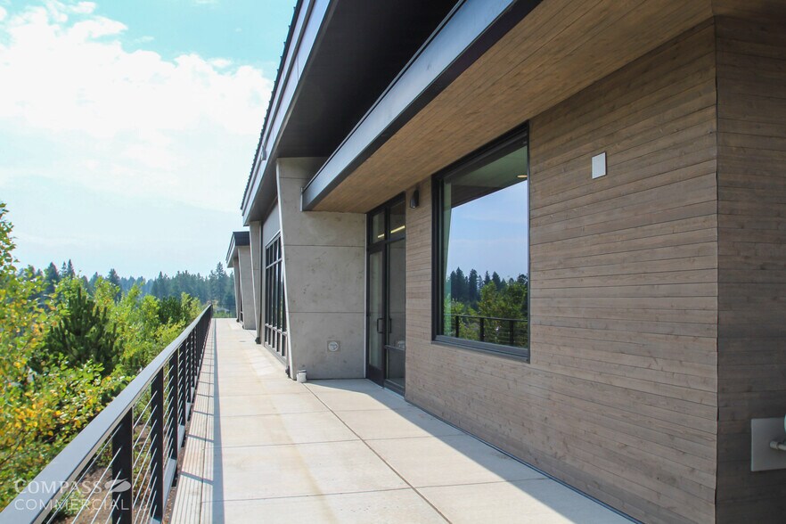 More Photos Of 2723 NW Potts Ct, Bend Office For Lease
