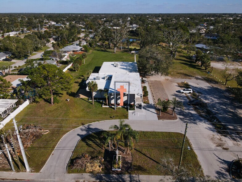 More Photos Of 3005 S Tuttle Ave, Sarasota Religious Facility For Sale