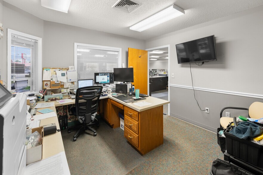 More Photos Of 421 US Highway 80 W, Garden City Freestanding For Lease