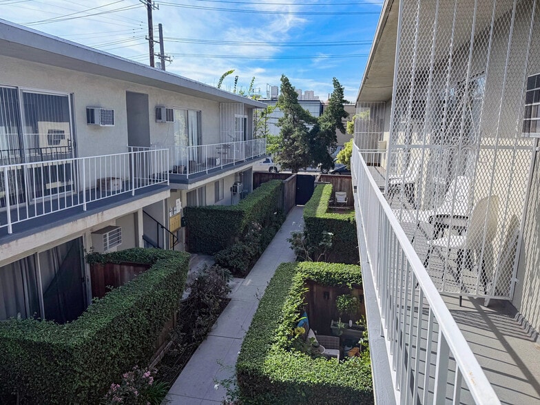 More Photos Of , Los Angeles Multifamily For Sale