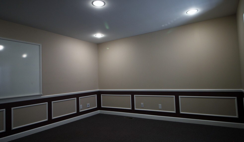 More Photos Of 10151-10171 Bergin Rd, Howell Flex For Lease