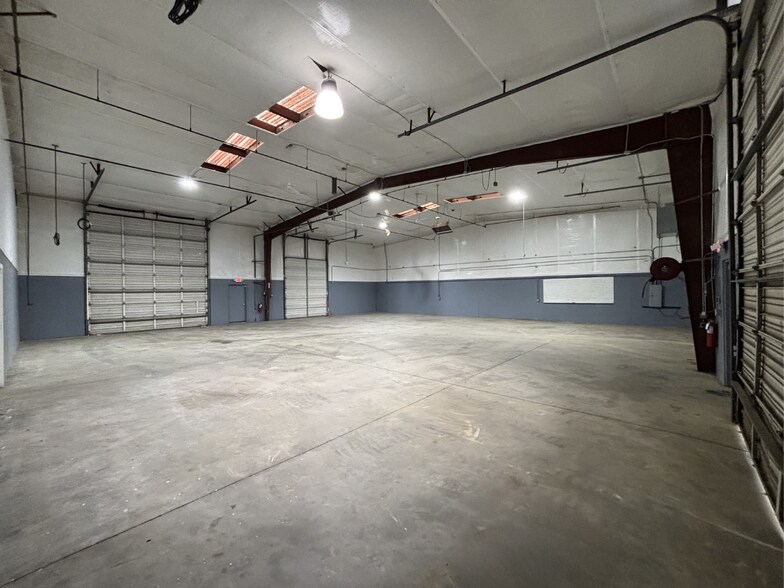 More Photos Of 673 Sandy Springs Rd, Piedmont Warehouse For Lease
