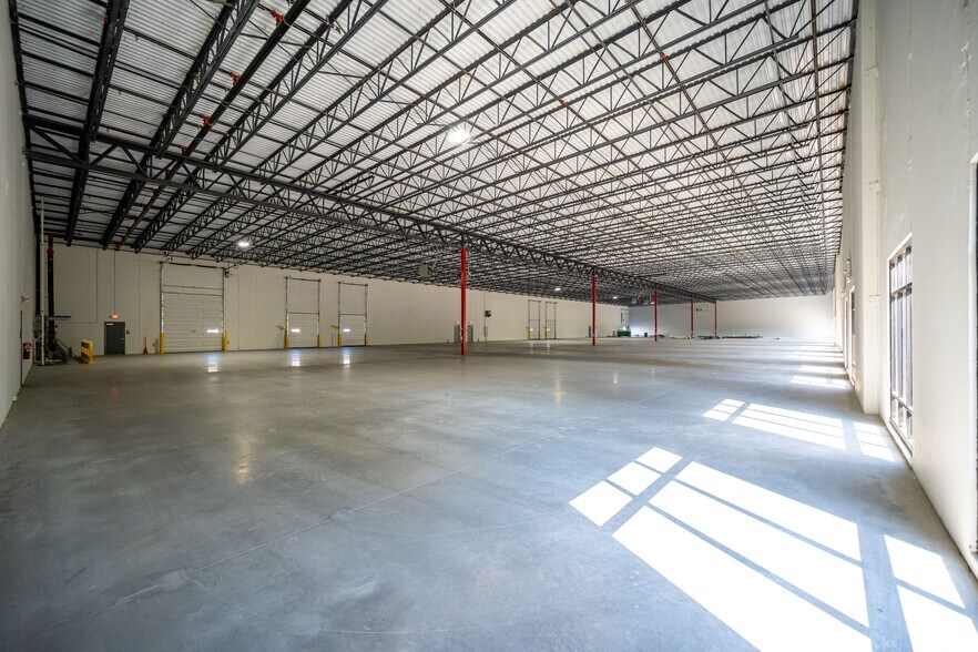More Photos Of 1274 N Wilson Rd, Columbus Warehouse For Lease