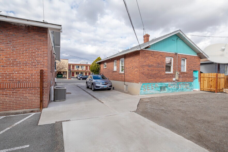 More Photos Of 22 W Taylor St, Reno Office For Sale