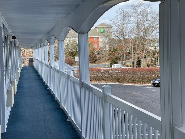 More Photos Of 633 White Horse Pike, Absecon Hotel For Sale