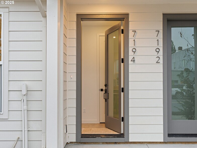 More Photos Of 7190 Glisan st, Portland Apartments For Sale