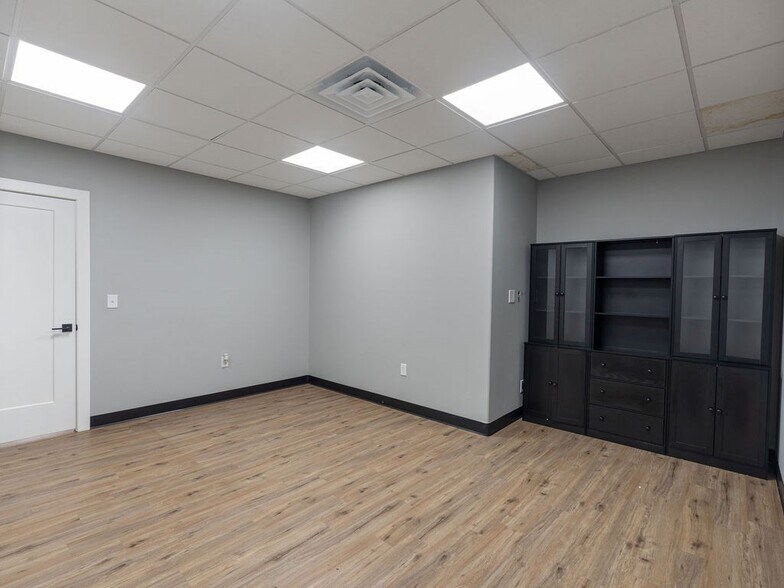 More Photos Of 2216 N Timberland Dr, Lufkin Industrial For Sale