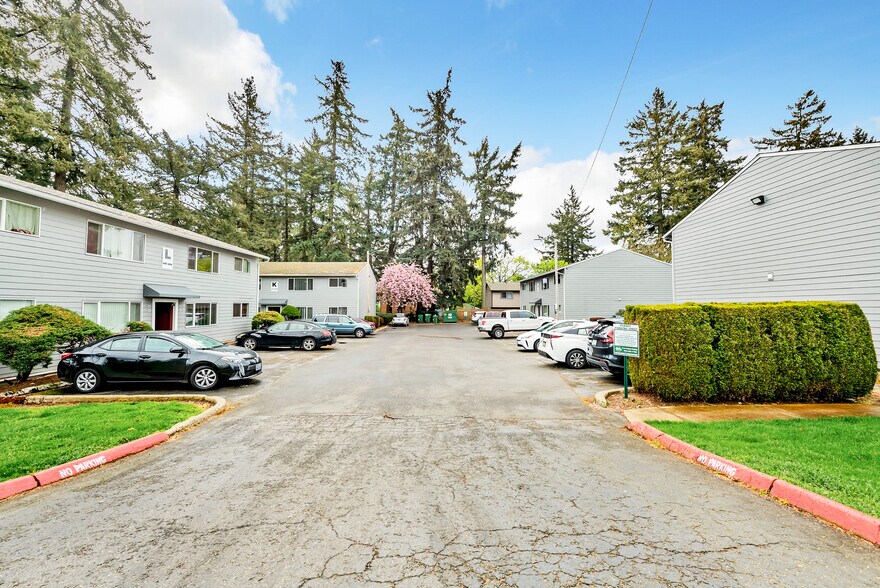 More Photos Of 16300-16400 E Burnside St, Gresham Apartments For Sale