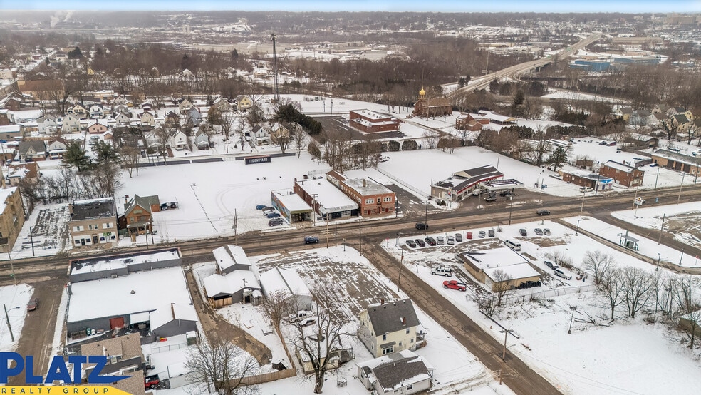More Photos Of 1586 Mahoning Ave, Youngstown Storefront For Lease