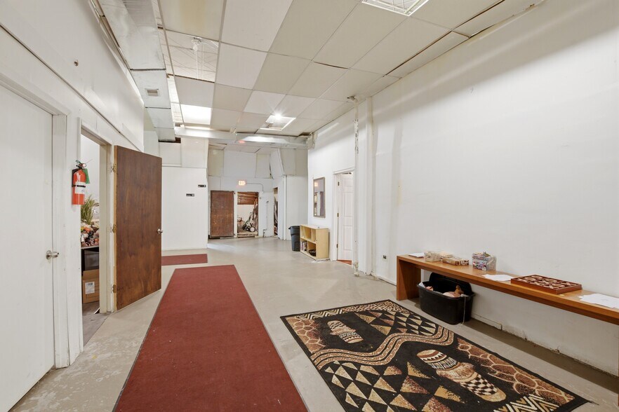 More Photos Of 1505 W 63rd St, Chicago General Retail For Lease