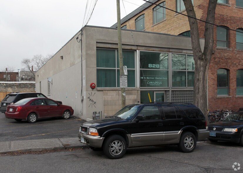 More Photos Of 828 Richmond St W, Toronto Office For Lease