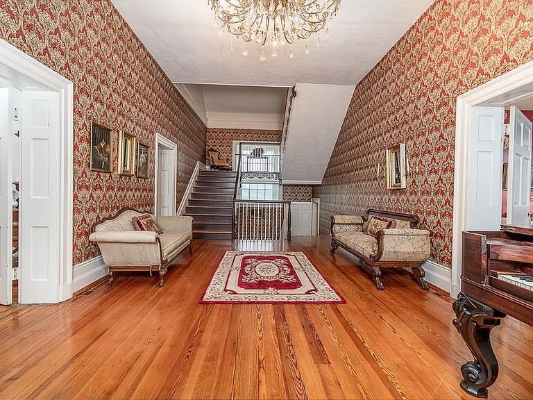 More Photos Of 325 Factory Outlet Dr, Max Meadows Specialty For Sale