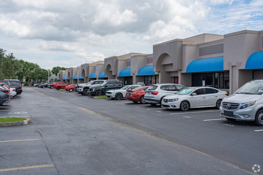 More Photos Of 6555 Powerline Rd, Fort Lauderdale Light Manufacturing For Lease