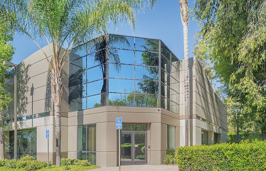 More Photos Of 27 Spectrum Pointe Dr, Lake Forest Light Distribution For Lease