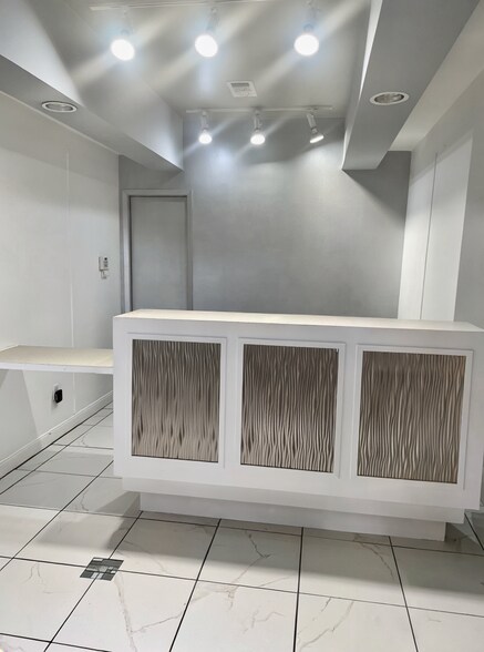 More Photos Of 2503 Westminister Rd, Pearland General Retail For Sale