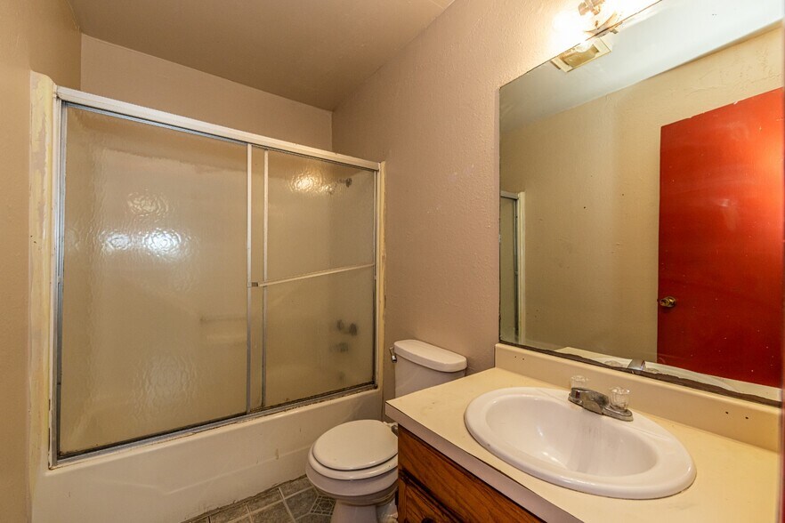 More Photos Of 3801 Juarez Ave, Laredo Apartments For Sale