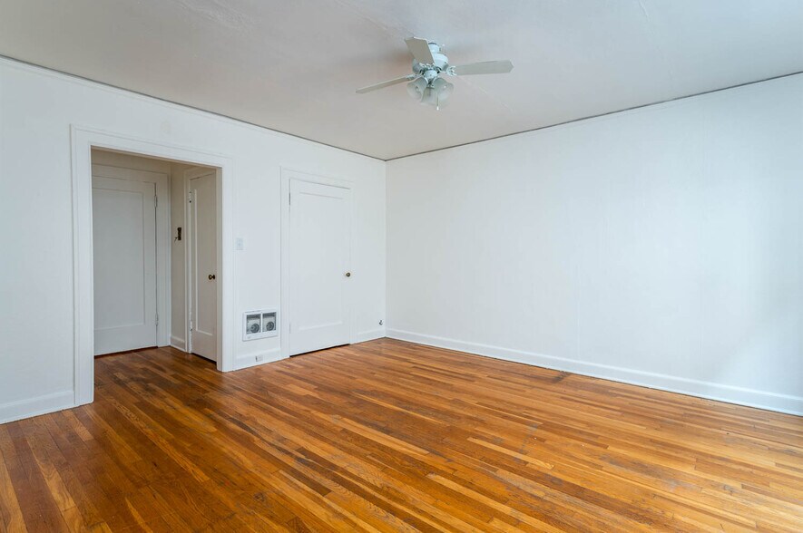 More Photos Of 911 SW 21st Ave, Portland Apartments For Sale