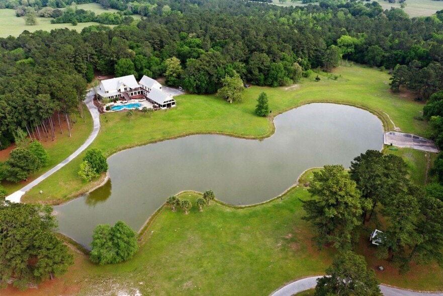 More Photos Of 43 Pool Rd, Richards Specialty For Sale