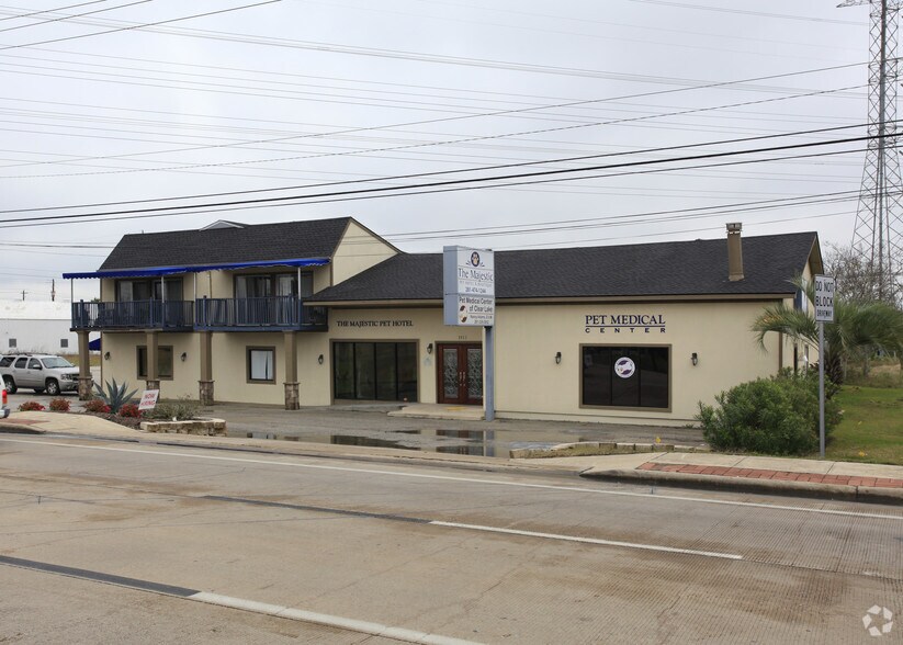 More Photos Of 1913 NASA Pky, Seabrook Office For Sale