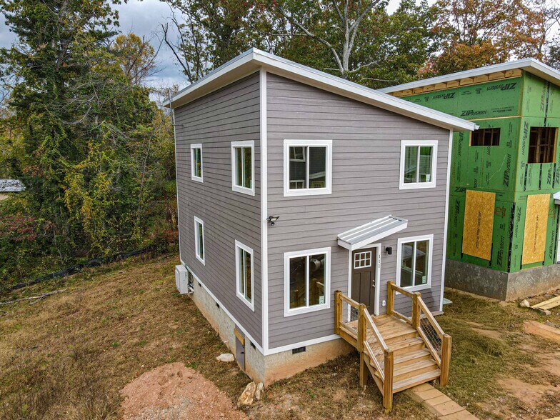 More Photos Of 108 Lager Ln, Asheville Apartments For Sale