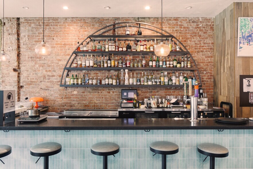 More Photos Of 816 6th Ave, New York Flex For Sale