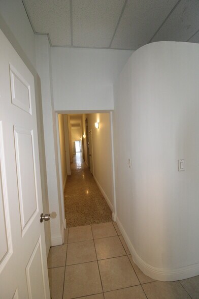 More Photos Of 2029 Tyler St, Hollywood General Retail For Lease