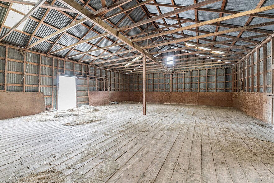 More Photos Of 704 W University Ave, Georgetown Light Distribution For Lease