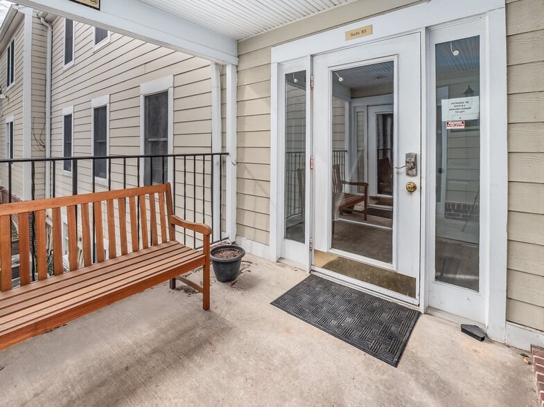 More Photos Of 10520 Warwick Ave, Fairfax Medical For Sale