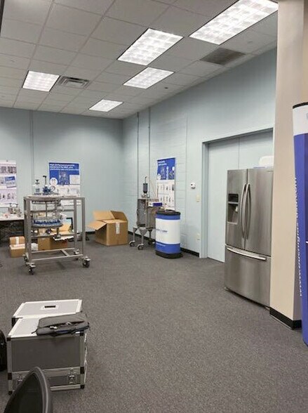 More Photos Of 15 Michael Ave, Farmingdale Light Manufacturing For Lease