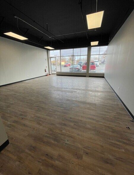 Primary Photo Of 7800 Broadview Rd, Parma Showroom For Lease