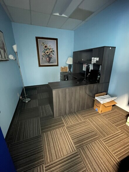 More Photos Of 8131 Ritchie Hwy, Pasadena Freestanding For Lease