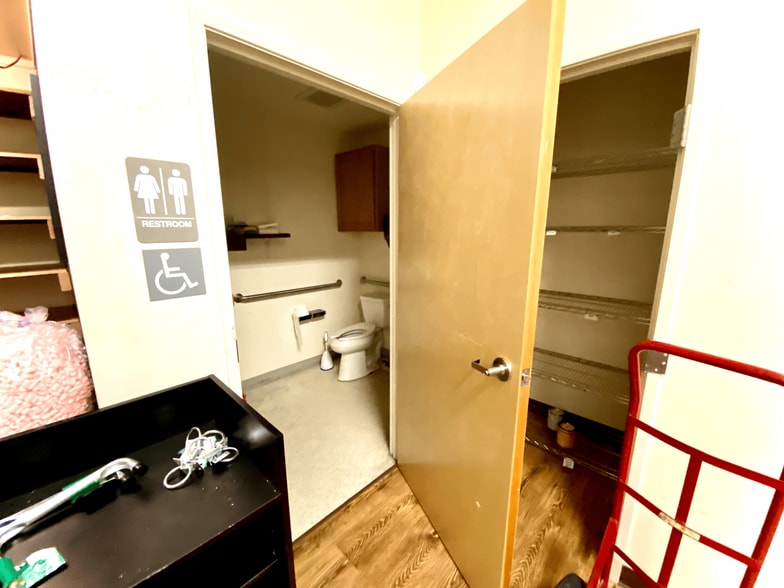 More Photos Of 263 S Franklin St, Juneau General Retail For Sale