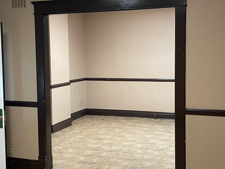 More Photos Of 904 Gallatin Ave, Nashville General Retail For Lease