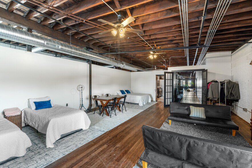 More Photos Of 120 N Elm St, Henderson Storefront Retail Residential For Sale