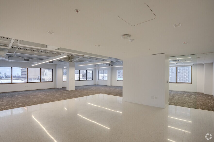 More Photos Of 200 SE 1st St, Miami Office For Sale