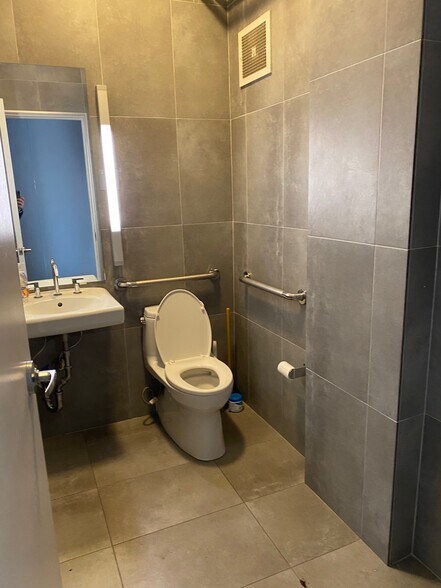 More Photos Of 28 W 27th St, New York Loft Creative Space For Sale