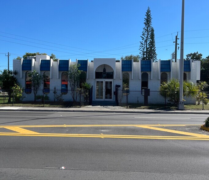 More Photos Of 14205 W Dixie Hwy, North Miami Medical For Sale