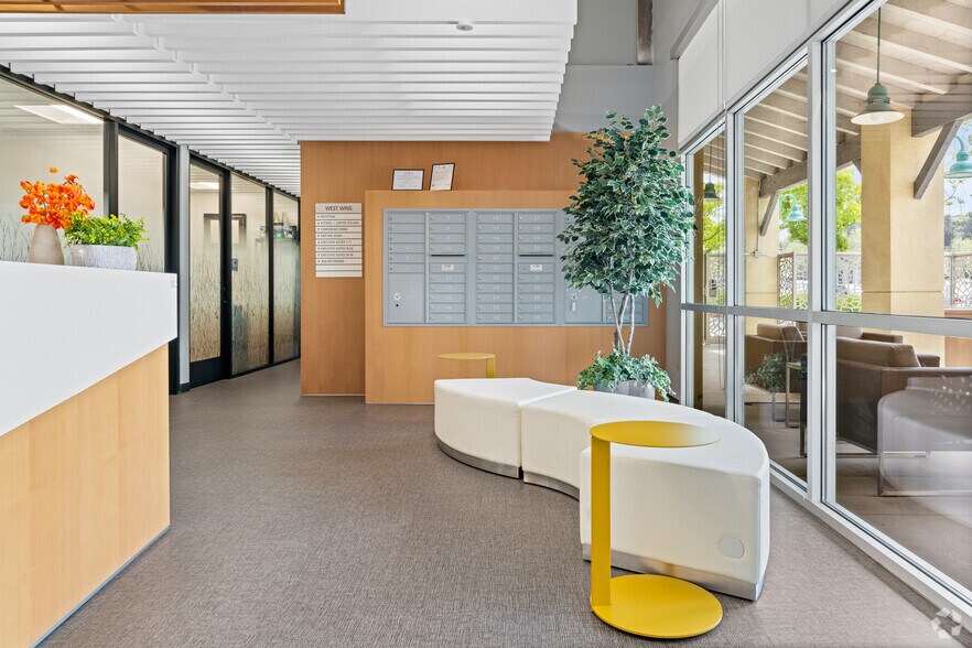 More Photos Of 1302 Madera Rd, Simi Valley Office For Lease